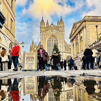 Small Group smartphone Bath Walking Tour around Bath