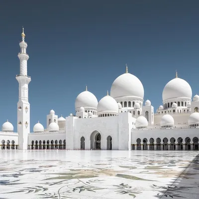Abu Dhabi Private City Tour with Sheikh Zayed Grand Mosque, Emirates Palace, Louvre Museum and Corniche Beach