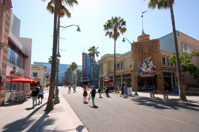 Universal Studios Hollywood VIP Experience in California with Gourmet Meal and Unlimited Express Access