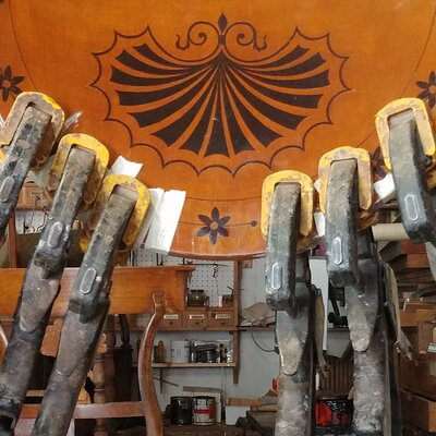 Private Tour to Rome's Artisans and Flea Markets