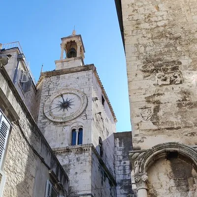 Split Walking Tour with a Licensed Local Guide