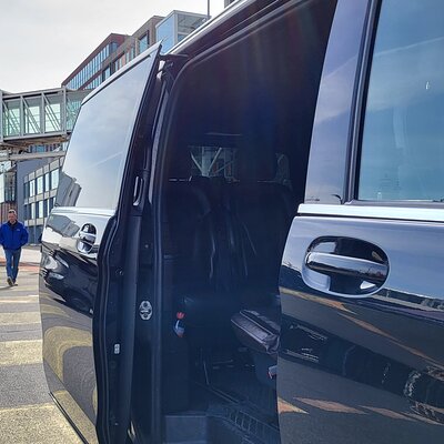 Private Minivan Transfer Service Ijmuiden