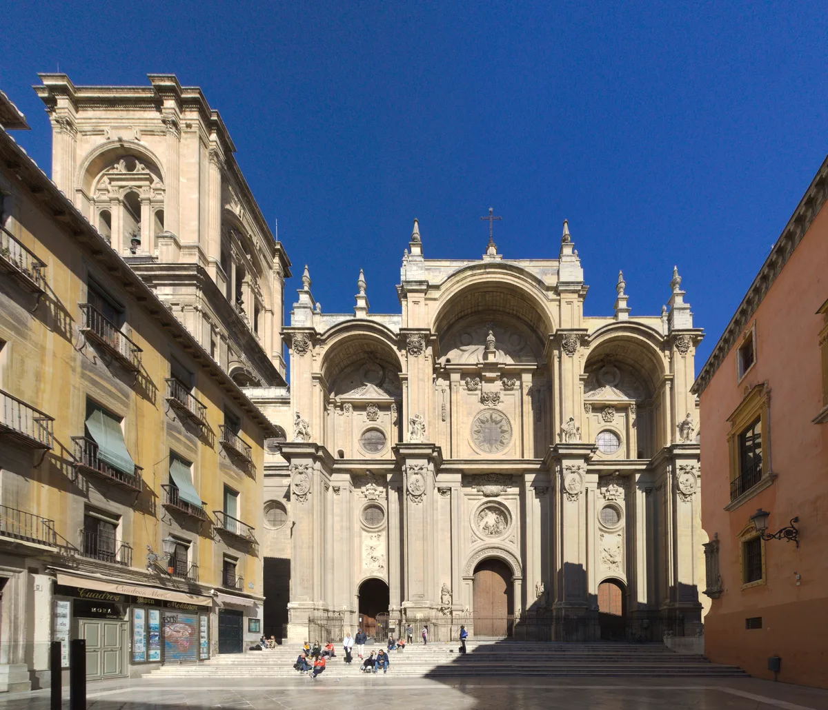 Granada Tapas and Wine Small-Group Food Tour with Lunch and Dinner