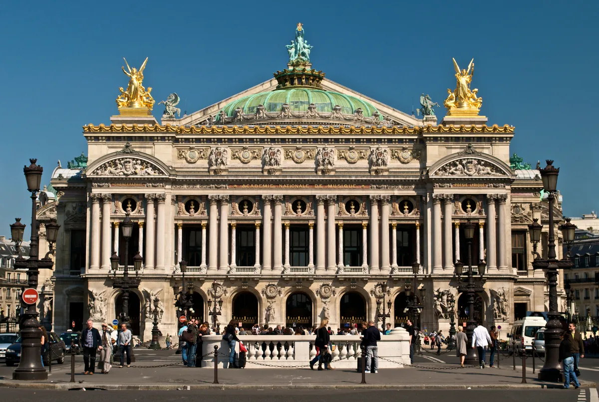 Paris Lights Evening Bus Tour with Eiffel Tower Summit Option
