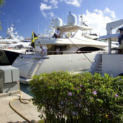 Paradise Taxi & Tours USVI- St Thomas Airport Transportation to Crown Bay Marina