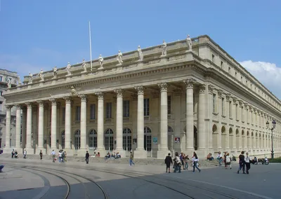 Bordeaux Walking Tour: Grand Theatre, Basilica San Miguel & Water Mirror