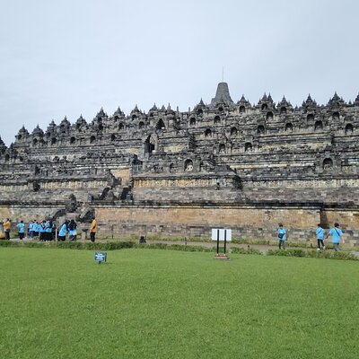 Wahyu Travel Indonesia Yogyakarta Borobudur Prambanan