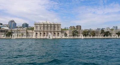 Istanbul Bosphorus Dinner Cruise with Turkish Night Show and DJ