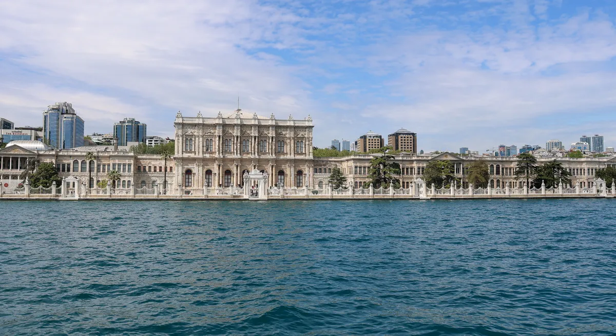 Istanbul Bosphorus Dinner Cruise with Turkish Night Show and DJ