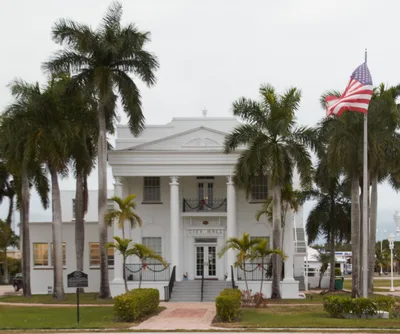 Naples Guided Everglades Kayak Tour with Mangrove Tunnels and Cypress Ponds