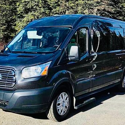 Calgary or Calgary Airport to Lake Louise Private Transfer