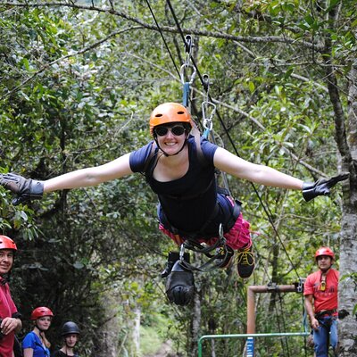 Canopy - ZipLine - 2000m. Adventure Circuit - in 6 Lines