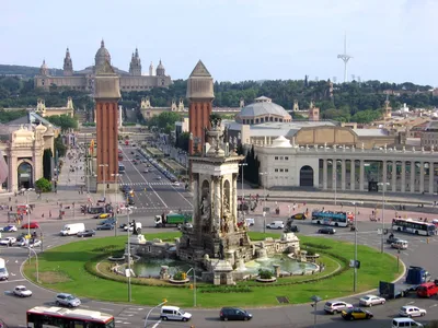 Barcelona Sagrada Familia English Guided Tour with Optional Tower Access