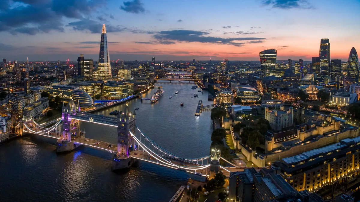 London Tootbus Hop-on Hop-off with Optional Thames Cruise
