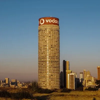 Visit the tallest Building in Johannesburg Ponte city & Hillbrow