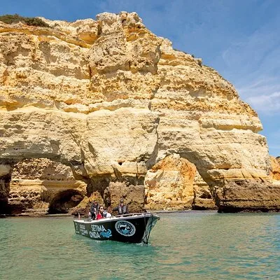 2-Hour Private Boat Trip to Benagil from Armação de Pêra