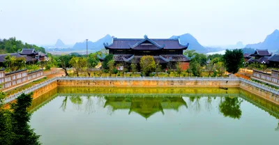 Ninh Binh Full-Day Guided Small-Group Tour of 9 Including Mua Cave, Tam Coc, and Hoa Lu from Hanoi