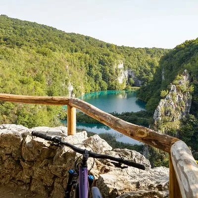E-Bike tour Plitvice Big Waterfall Viewpoints & Tito's Villa