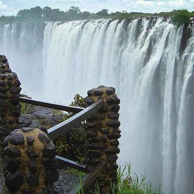Guided Tour Of The Majestic Victoria Falls/Sunrise Tour