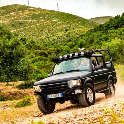 Saranda Jeep
