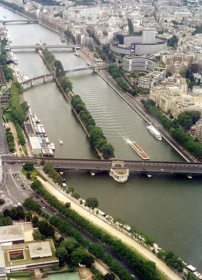 Paris Capitaine Fracasse 3-Course Dinner Seine River Cruise