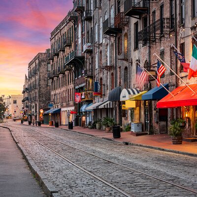 Kids Walking movie tour of Savannah