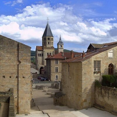 Cluny abbey private guided tour with your official tour guide !