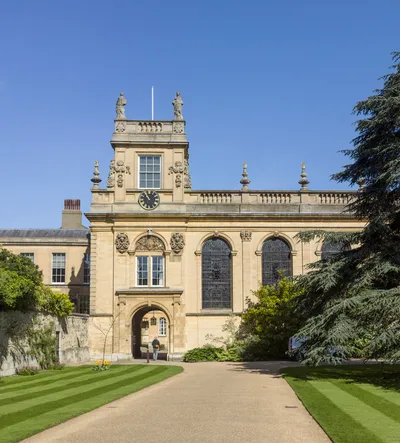 Oxford University and City Walking Tour with College Visits in Afternoon