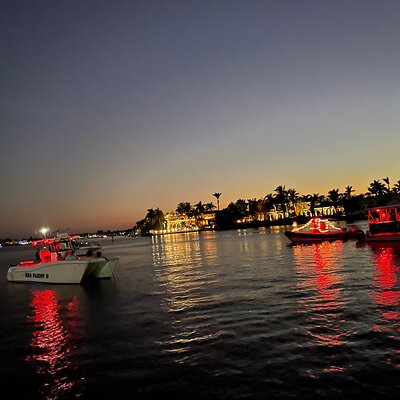 Private Holiday Light Cruise Tour and Sunset Port Royal Naples