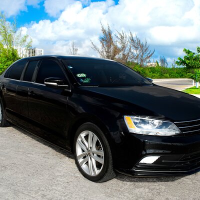 Departures in Luxury Sedan from Tulum to Cancun Airport