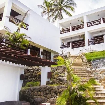TRANSPORT HOTEL CLIFFS AND THE FARALLONES IN EL SALVADOR