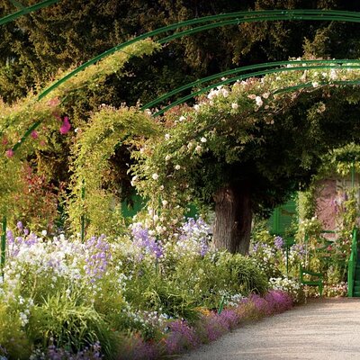 Giverny: Monet's House & Gardens Private Guided Walking Tour