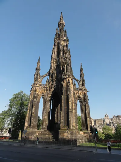 Edinburgh 90-Minute Afternoon Tea Bus Experience