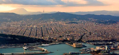 Barcelona 2-Hour Boat Party Cruise with Drinks and Live DJ