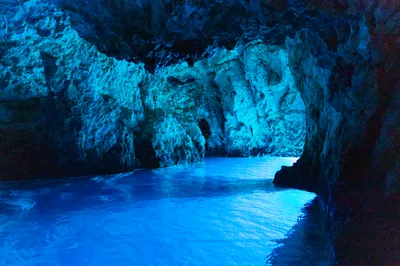Blue Cave and Island Escape: A Unique 6-Island Speedboat Adventure from Split with Snorkeling