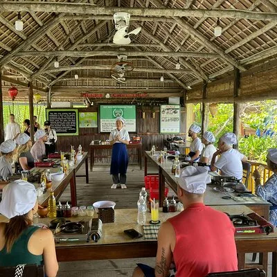 Bay Mau Eco Cooking Tour