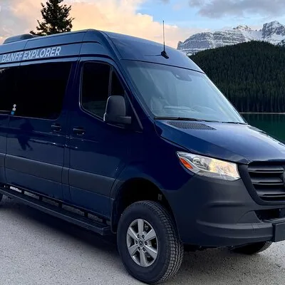 From Calgary YYC Airport: Hassle-free Private Transfer to Banff.