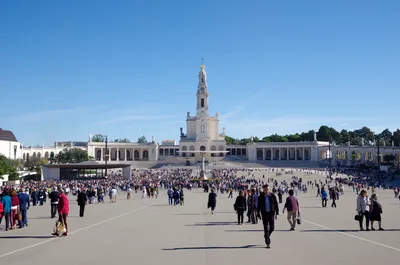 Fatima, Batalha, Nazare & Obidos Small Group Day Trip from Lisbon