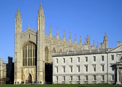 Cambridge Private Punting Tour of The Backs with King's College Chapel and Bridge of Sighs