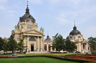 Budapest BeerSpa with Unlimited Draft Beer and Optional Széchenyi Bath Fast-Track Ticket