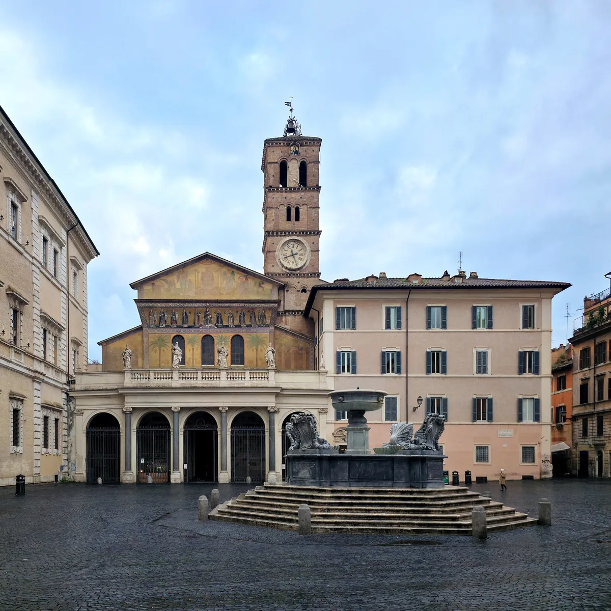 Rome Food Walking Tour in Trastevere with Dinner, Wine & Gelato