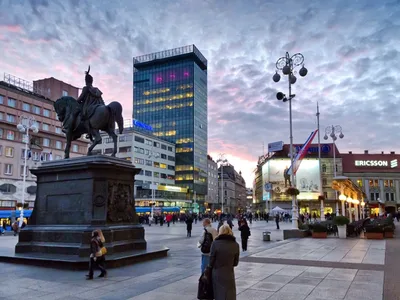 Zagreb 3-Hour Taste Food Tour Including Market and Local Tastings
