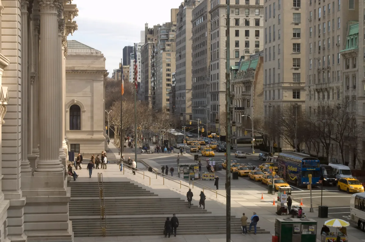 Fifth Avenue Gilded Age Mansions Walking Tour in New York City