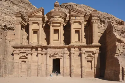 Petra and Wadi Rum Full-Day Private or Group Tour from Amman