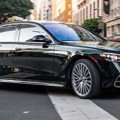 Airport Transfer: Airport DUS to Dusseldorf by Luxury Car