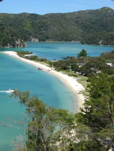 Abel Tasman Vista Cruise with Optional Beach Stop and Walk from Nelson