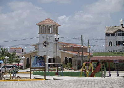 Puerto Morelos 3-Hour Jungle ATV Ride and Cenote Swim with Transportation from Cancun