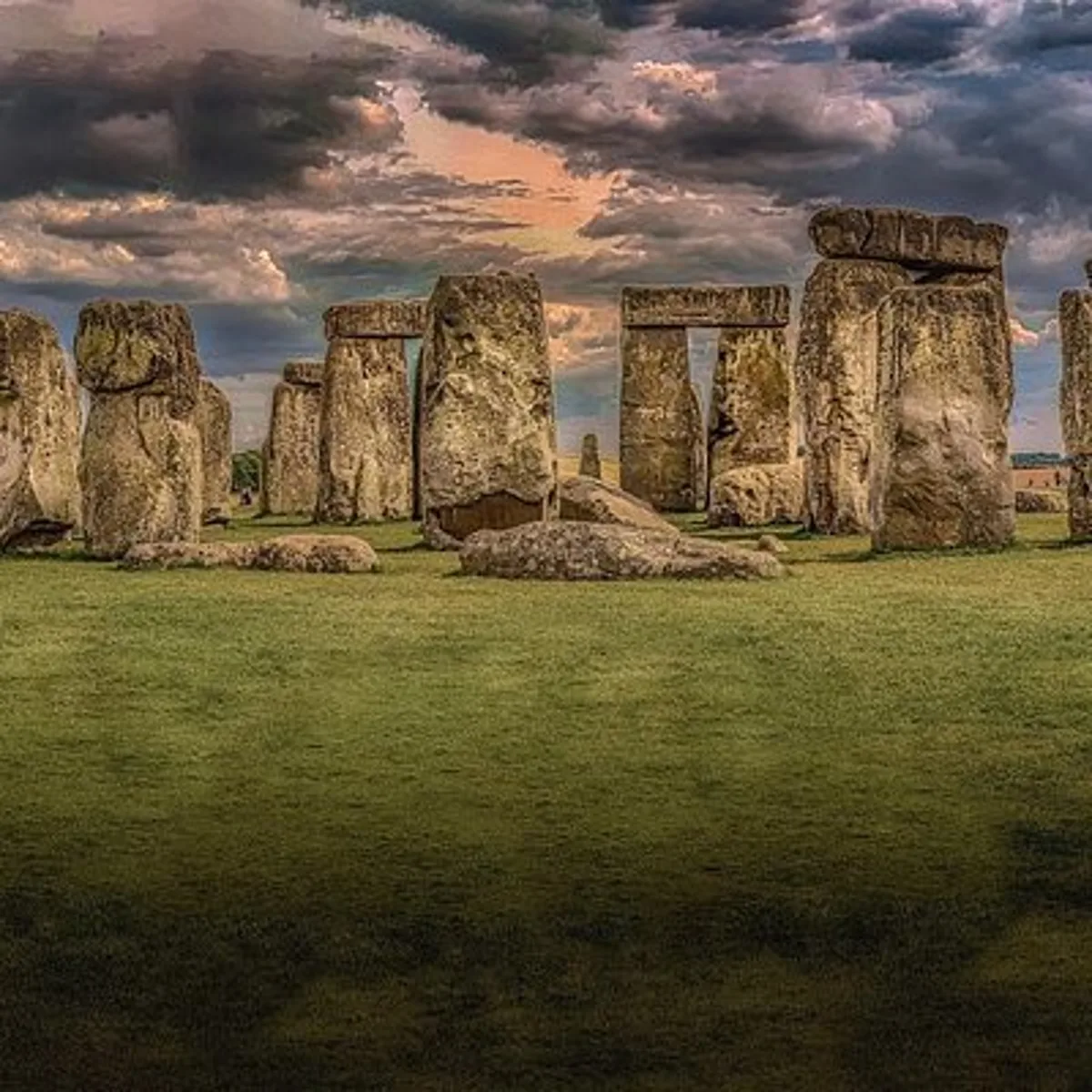 Southampton Pre-Cruise Tour: London to Southampton via Stonehenge