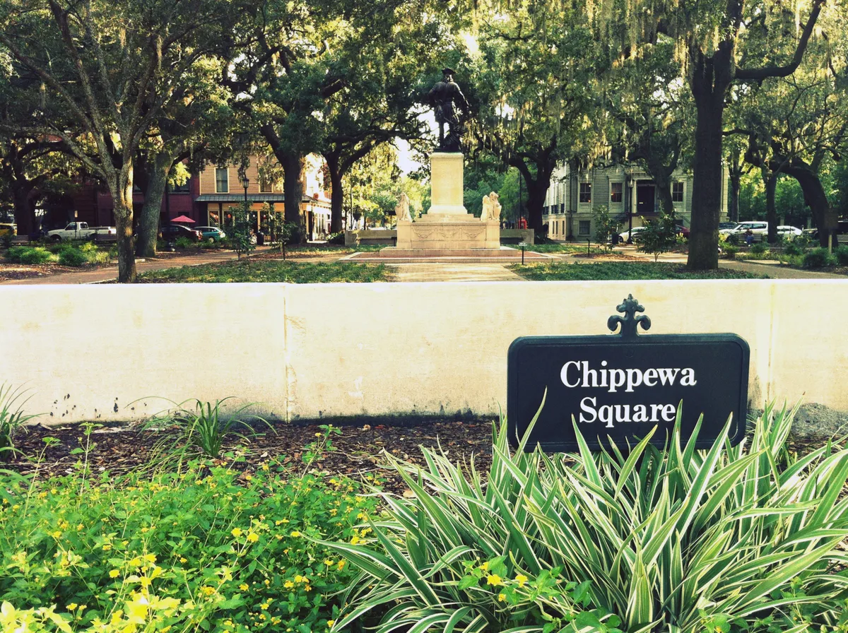 Savannah History and Haunts Candlelit Ghost Walking Tour