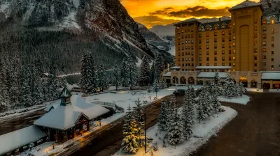 ShuttleBus Banff to Lake Louise (1 Hour) and Moraine Lake (1 Hour)